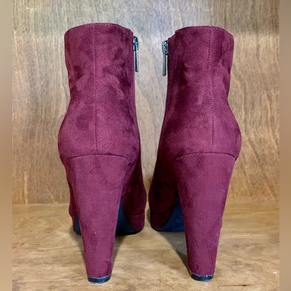 Maroon/dark red suede ankle booties by Bamboo - Picture 4 of 6